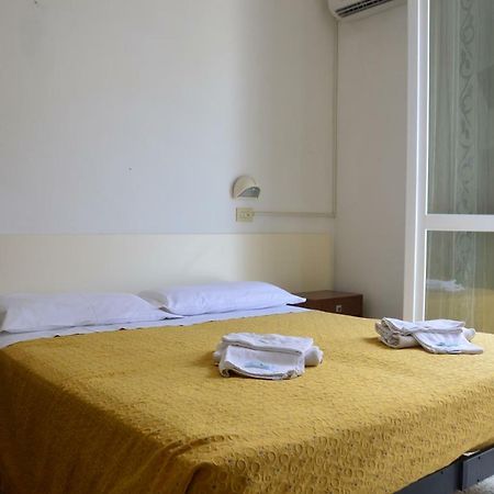 Hotel Moroni Rimini Exterior foto